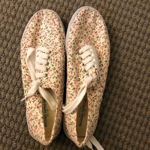 Floral print shoes
